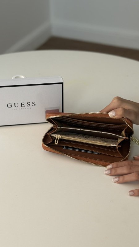 GUESS — travel wallet