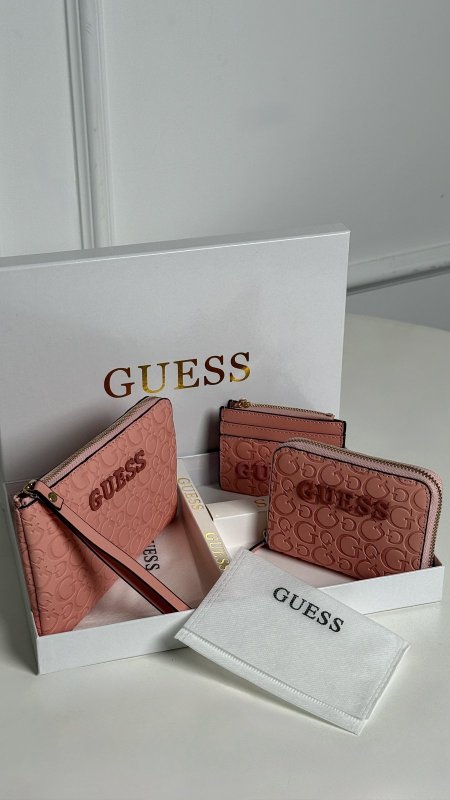 GUESS — travel wallet
