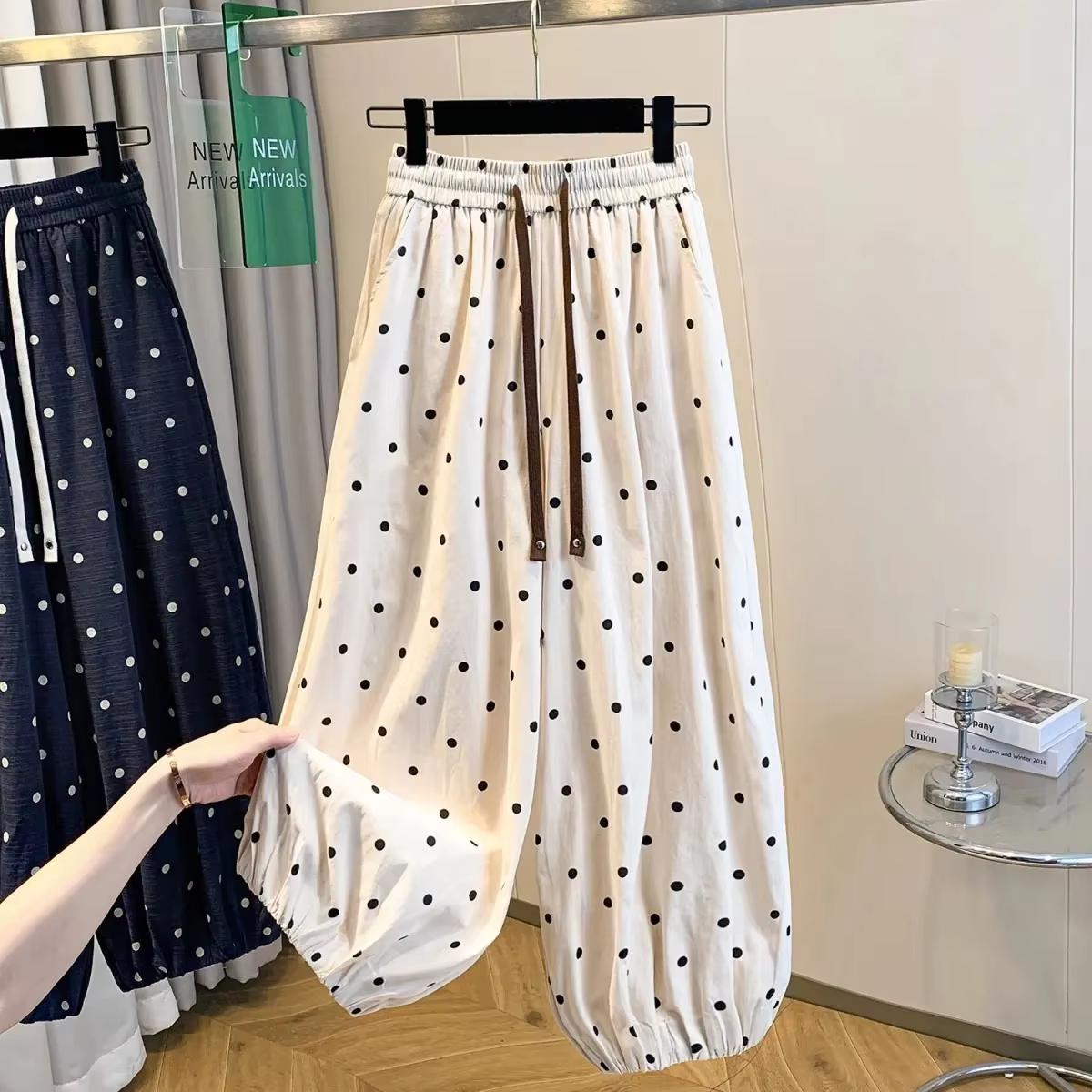 מכנסי הרמון נקודות פולקה · ORA STYLE — איכות נבחרת · משלוח לכל הארץ