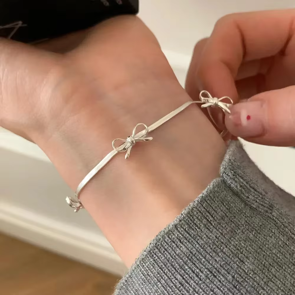 צמיד קשת נחש מבריק · ORA STYLE — איכות נבחרת · משלוח לכל הארץ